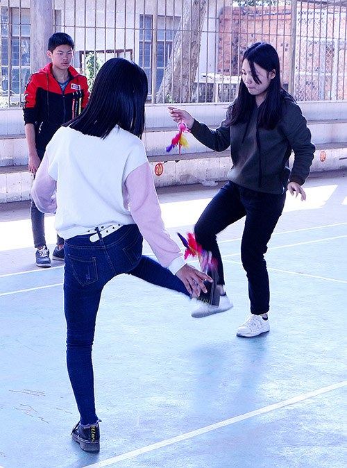 图一 踢毽子比赛.JPG