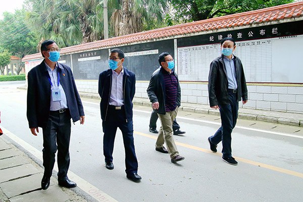 自治区应急厅领导检查校园防疫工作.JPG