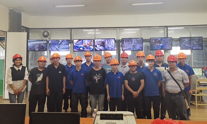 1632641577923550.jpg 合影.jpg