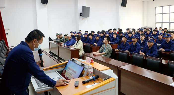 1640768894985891.jpg 安全知识讲座现场.JPG