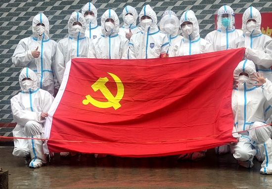 1645011773787156.jpg (4)20汽修2班杨正林(最后一排左一) 在隆林县参与疫情防控工作.jpg