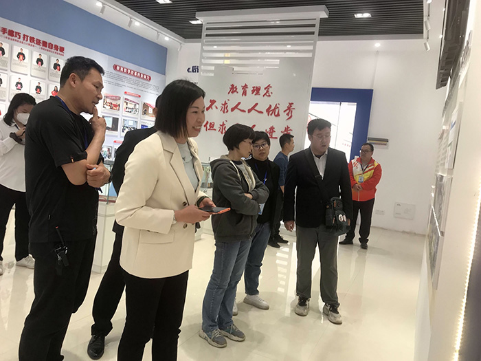 1684399641551559.jpg 1. 参观校史馆.jpg